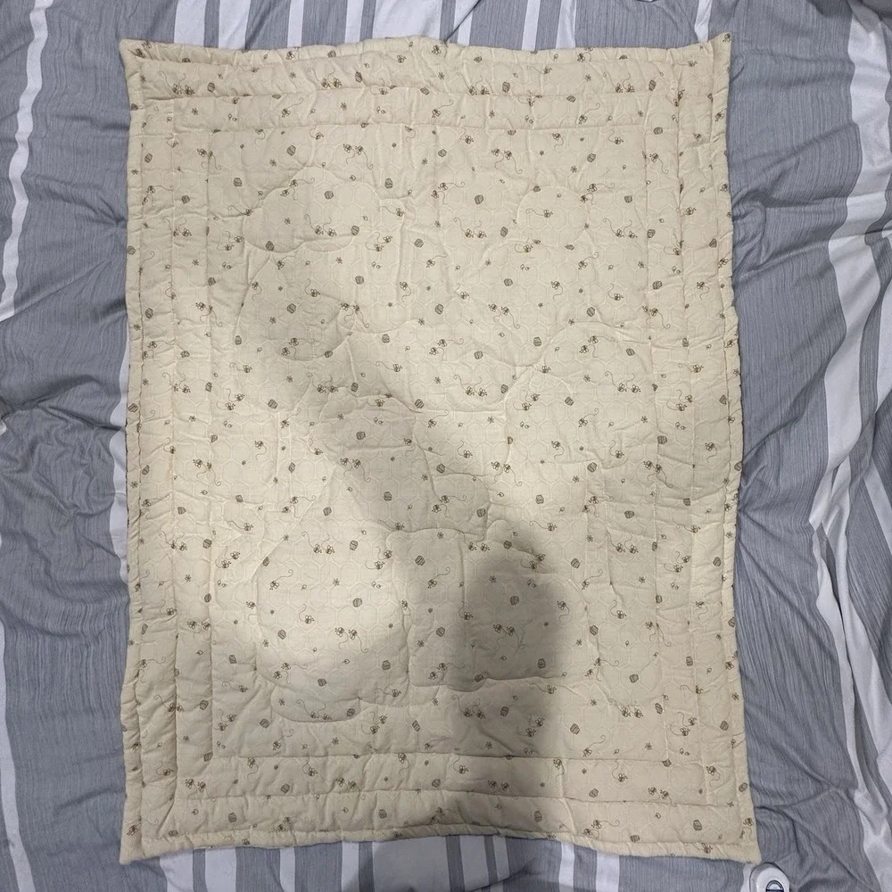 Winnie the Pooh Tigger Piglet Eeyore Baby Quilt Blanket Comforter Puff Crib